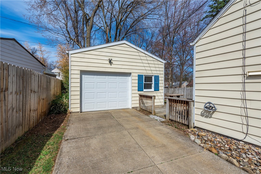 2130 Suncrest Drive, Cuyahoga Falls, Ohio image 32