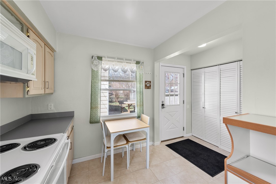 2130 Suncrest Drive, Cuyahoga Falls, Ohio image 16