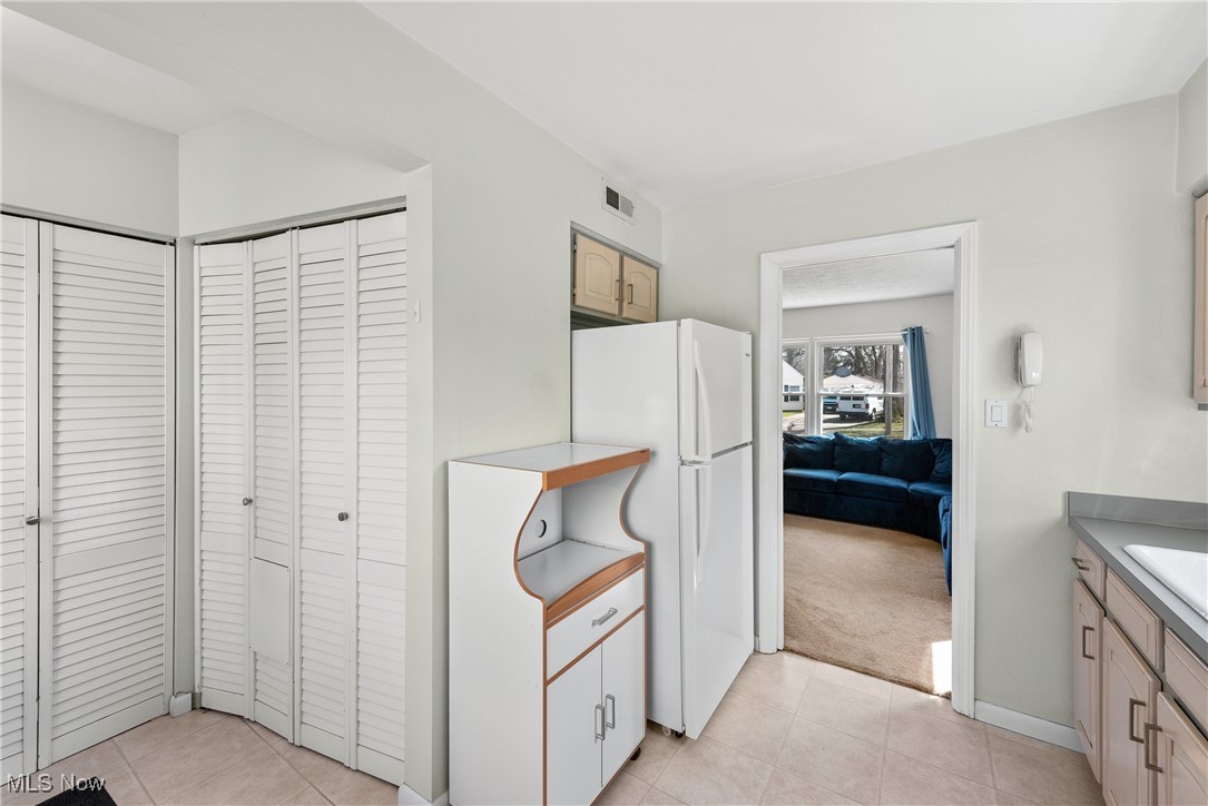2130 Suncrest Drive, Cuyahoga Falls, Ohio image 17