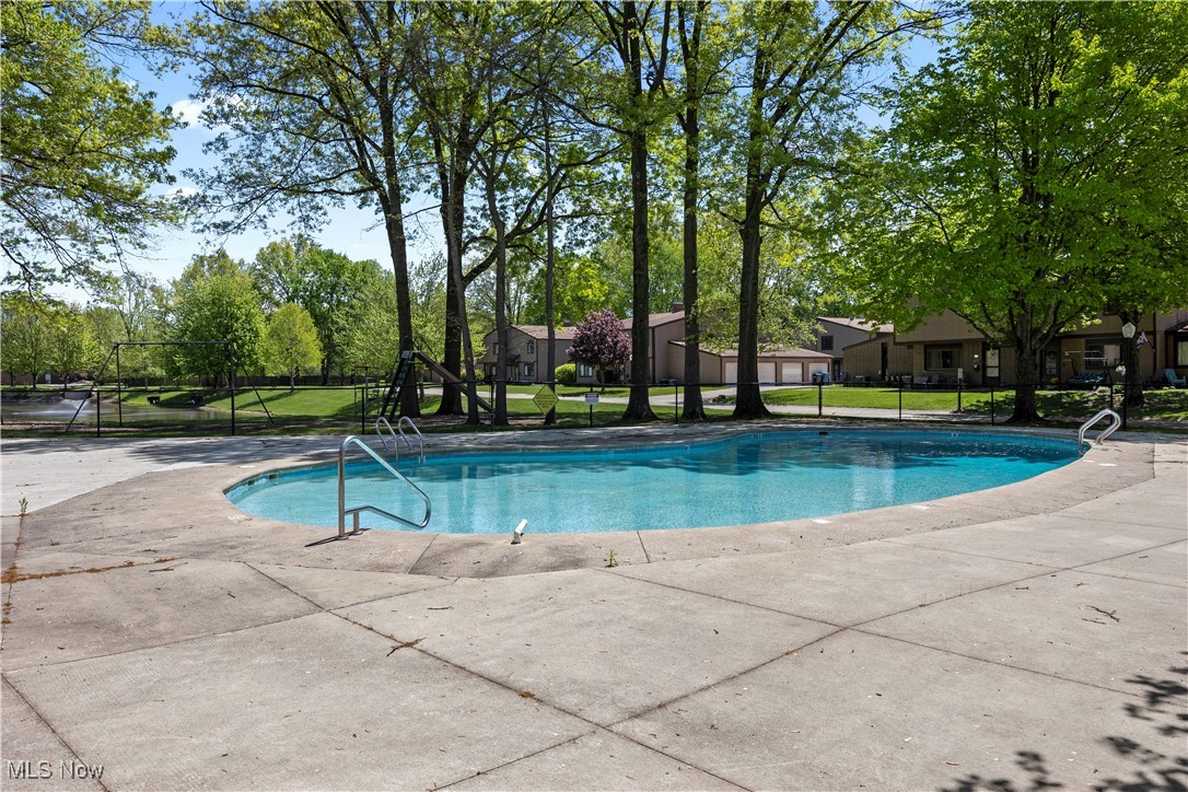 26674 Lake Of The Falls Boulevard, Olmsted Falls, Ohio image 26