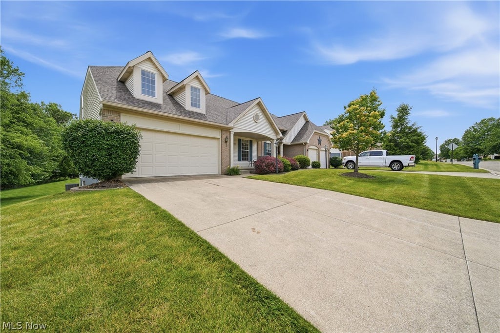Photo of 1652 Southpointe Circle NE, Canton, OH 44714 (MLS # 5219562)