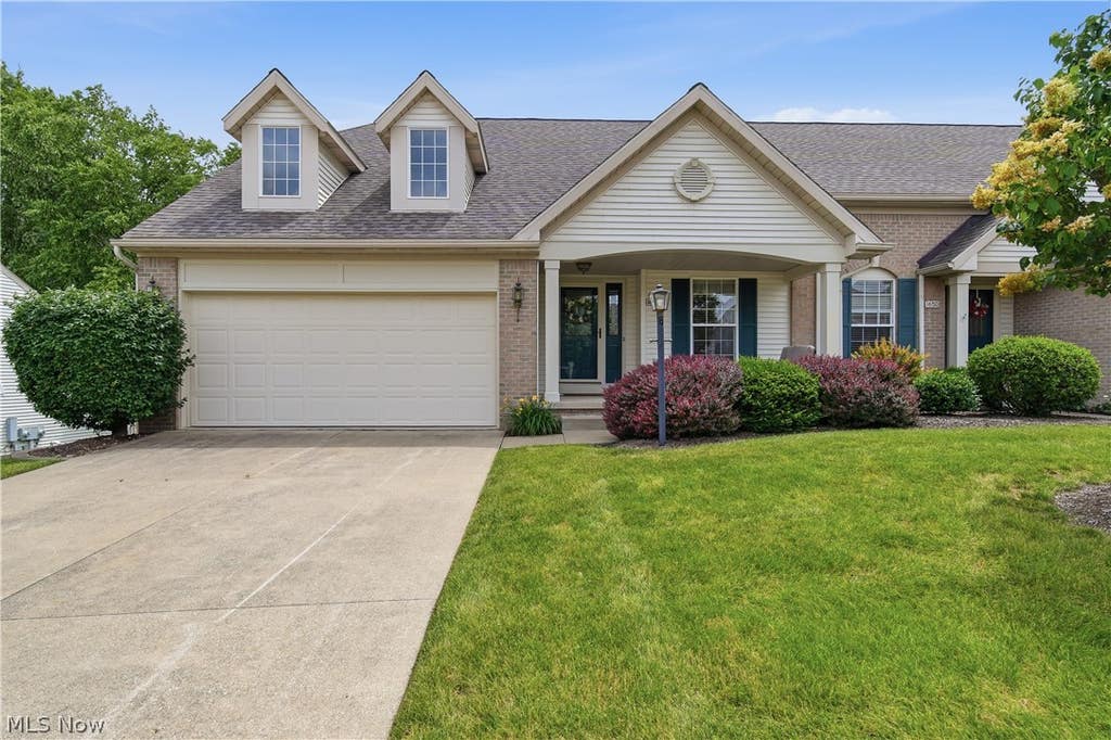 Photo of 1652 Southpointe Circle NE, Canton, OH 44714 (MLS # 5219562)