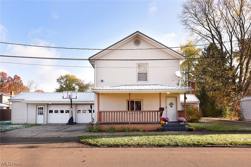 Looking for a home conveniently located near downtown?  Don't miss out on this 3 bedroom, 2 bath, 2 story home with a 2 1/2 car attached garage.  First floor master with ensuite, first floor laundry and fully equipped kitchen.  Fireplace in the living room has a pellet insert that will convey and can be reinstalled.  Refrigerator in in the garage and washer/dryer do convey.  Agent is related to seller.