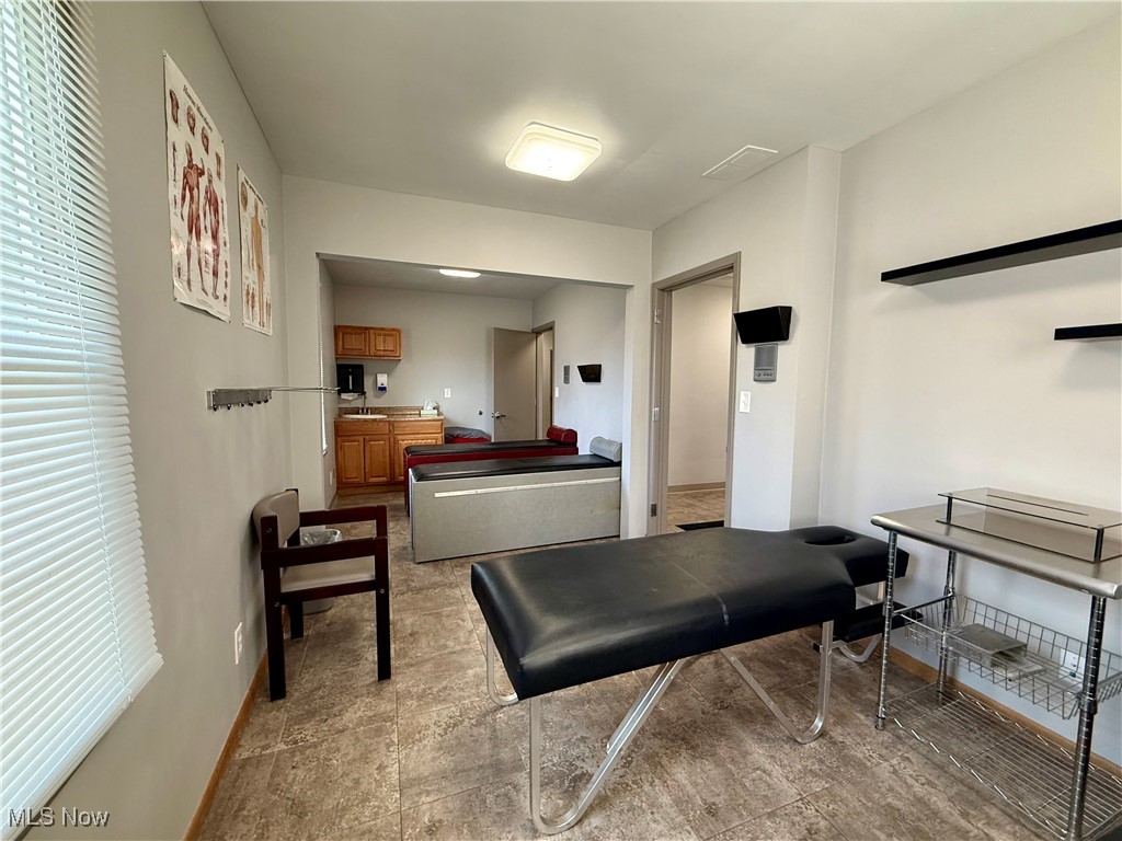 Elmknoll Heights - Commercial Sale