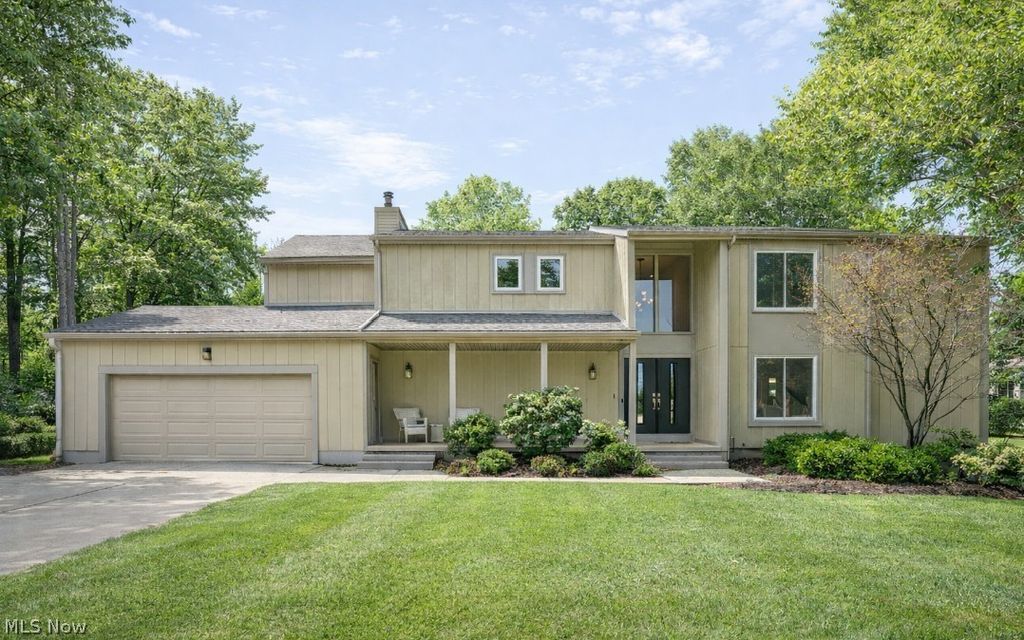 Photo of 483 Beaverbrook Drive, Akron, OH 44333 (MLS # 5201683)