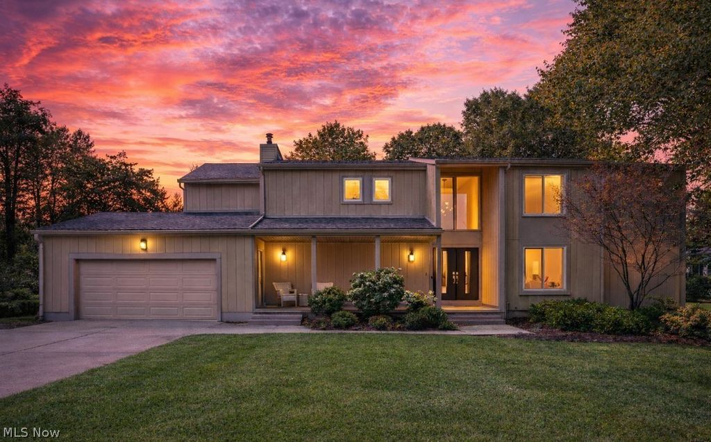 Photo of 483 Beaverbrook Drive, Akron, OH 44333 (MLS # 5201683)