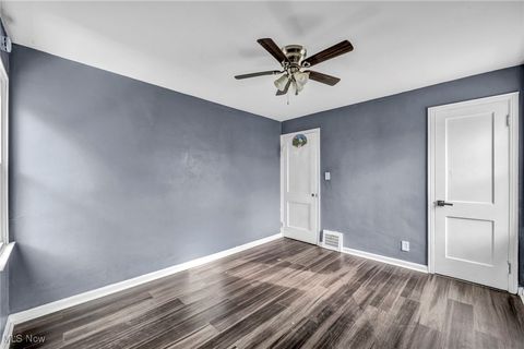 Tiny photo for 15404 Fernway Drive, Maple Heights, OH 44137 (MLS # 5178262)