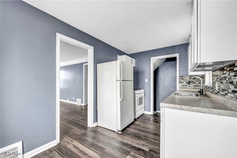 Tiny photo for 15404 Fernway Drive, Maple Heights, OH 44137 (MLS # 5178262)