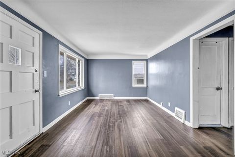 Tiny photo for 15404 Fernway Drive, Maple Heights, OH 44137 (MLS # 5178262)