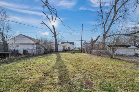 Tiny photo for 15404 Fernway Drive, Maple Heights, OH 44137 (MLS # 5178262)