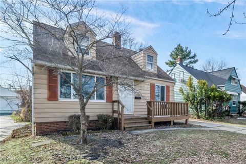 Tiny photo for 15404 Fernway Drive, Maple Heights, OH 44137 (MLS # 5178262)