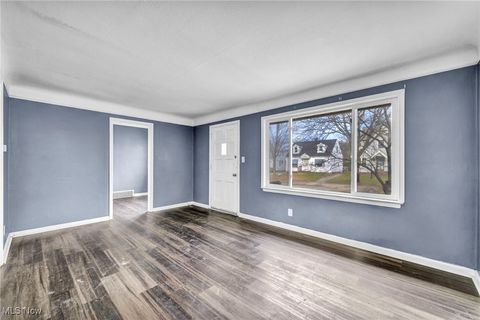 Tiny photo for 15404 Fernway Drive, Maple Heights, OH 44137 (MLS # 5178262)