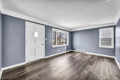 Tiny photo for 15404 Fernway Drive, Maple Heights, OH 44137 (MLS # 5178262)