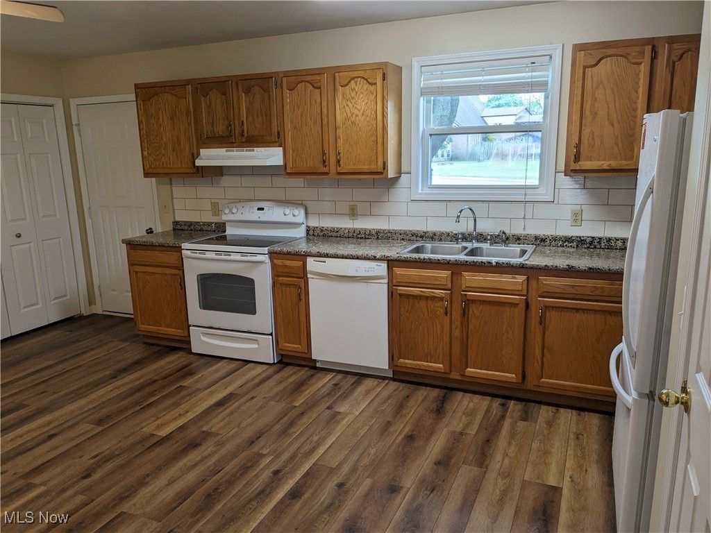 Photo of 726 Luke Drive SW, Strasburg, OH 44680 (MLS # 5181729)