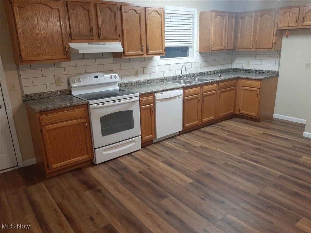 Photo of 726 Luke Drive SW, Strasburg, OH 44680 (MLS # 5181729)