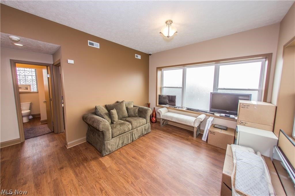 Canton - Commercial Sale