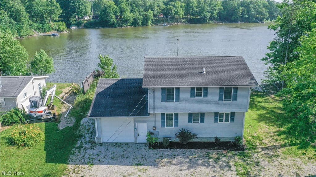 Photo of 9388 Pearl Drive, North Benton, OH 44449 (MLS # 5223846)