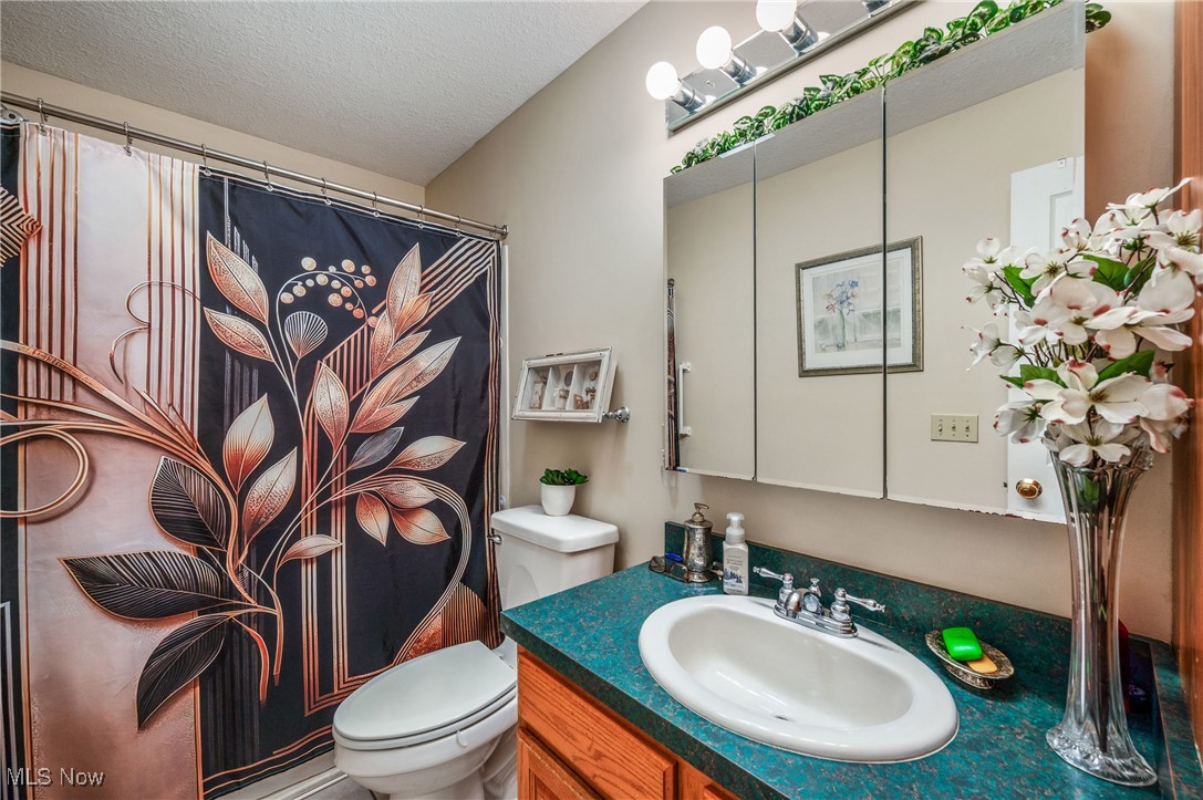 Youngstown, Ohio 44505, United States, 12 Bedrooms Bedrooms, ,8 BathroomsBathrooms,Residential,Active,94716