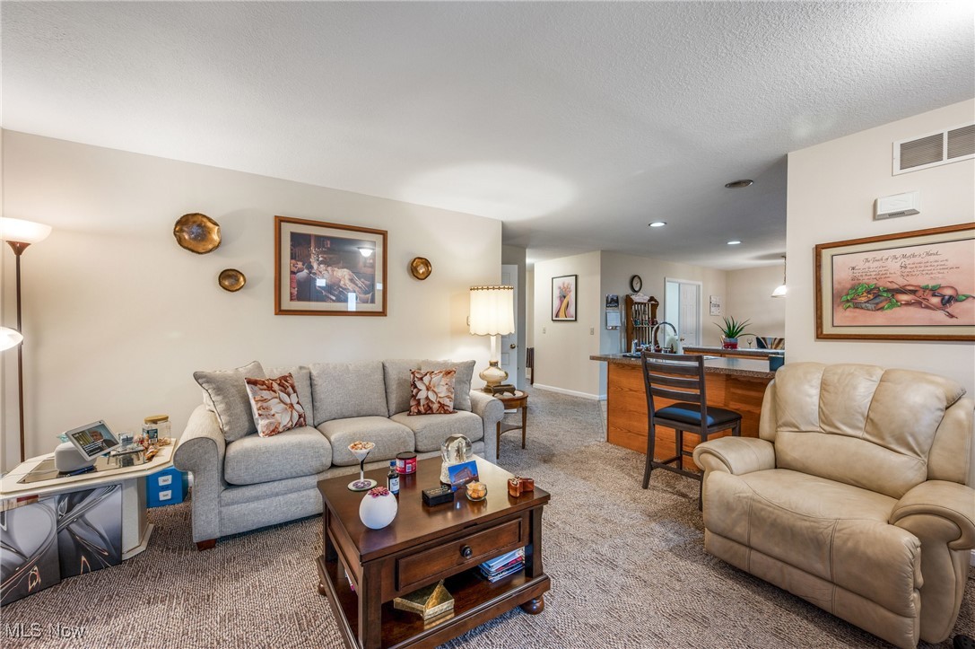 Youngstown, Ohio 44505, United States, 12 Bedrooms Bedrooms, ,8 BathroomsBathrooms,Residential,Active,94716