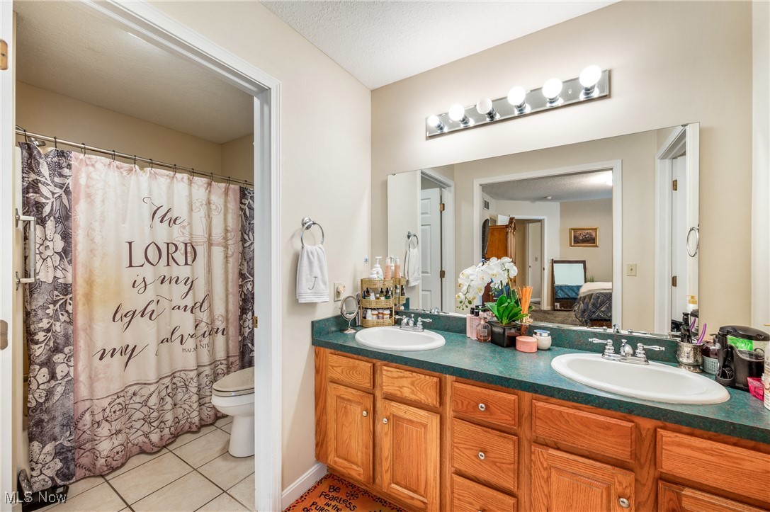 Youngstown, Ohio 44505, United States, 12 Bedrooms Bedrooms, ,8 BathroomsBathrooms,Residential,Active,94716