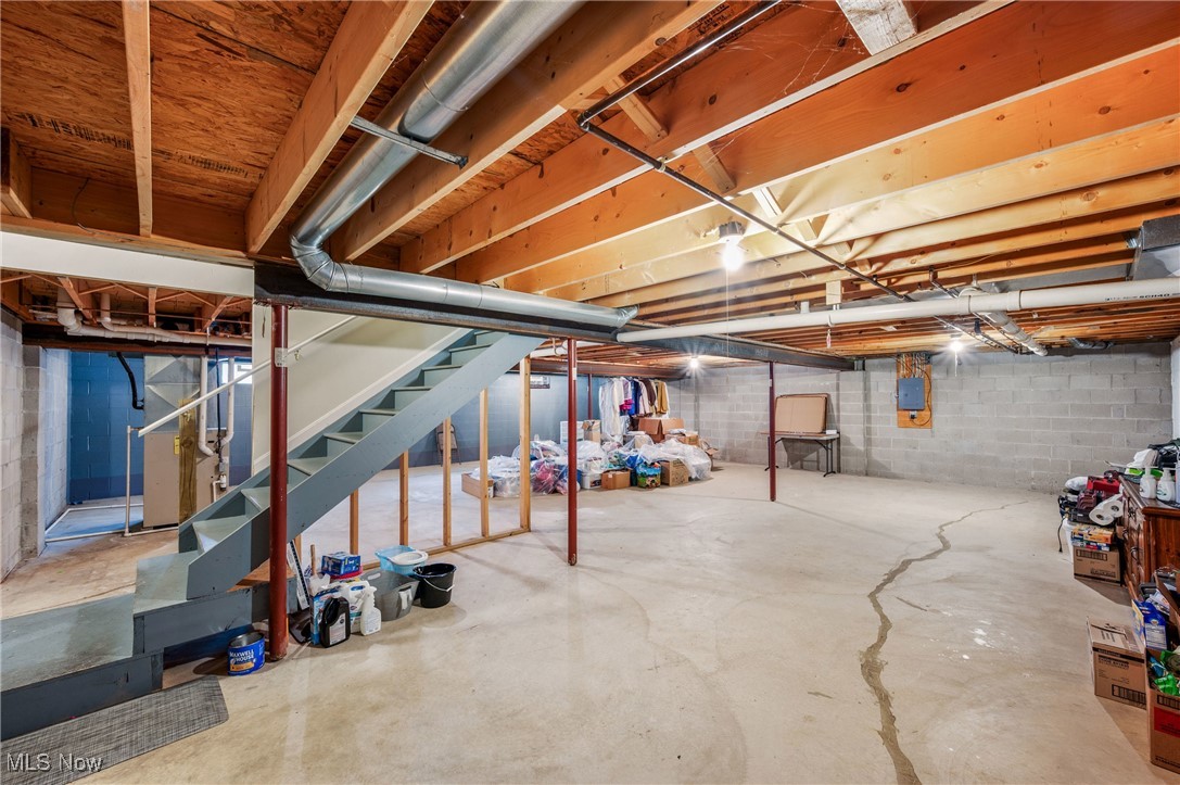 Youngstown, Ohio 44505, United States, 12 Bedrooms Bedrooms, ,8 BathroomsBathrooms,Residential,Active,94716