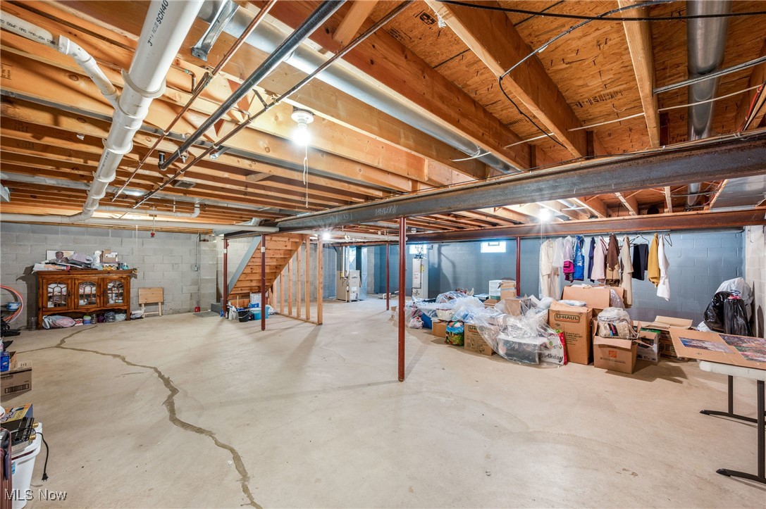 Youngstown, Ohio 44505, United States, 12 Bedrooms Bedrooms, ,8 BathroomsBathrooms,Residential,Active,94716