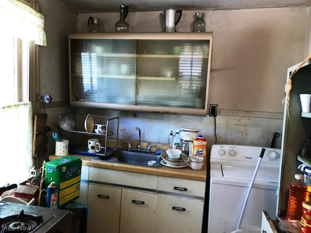 James M Hoyts - Residential