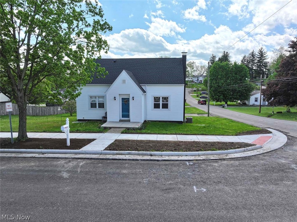 528 Maple Street SW