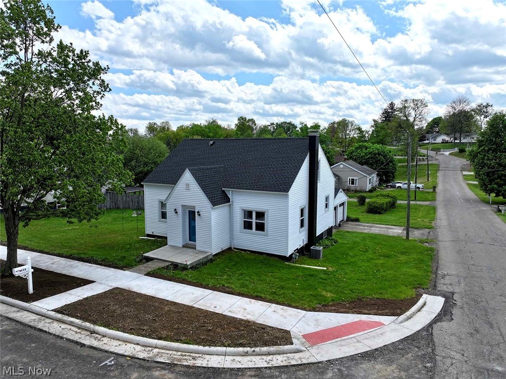 528 Maple Street SW
