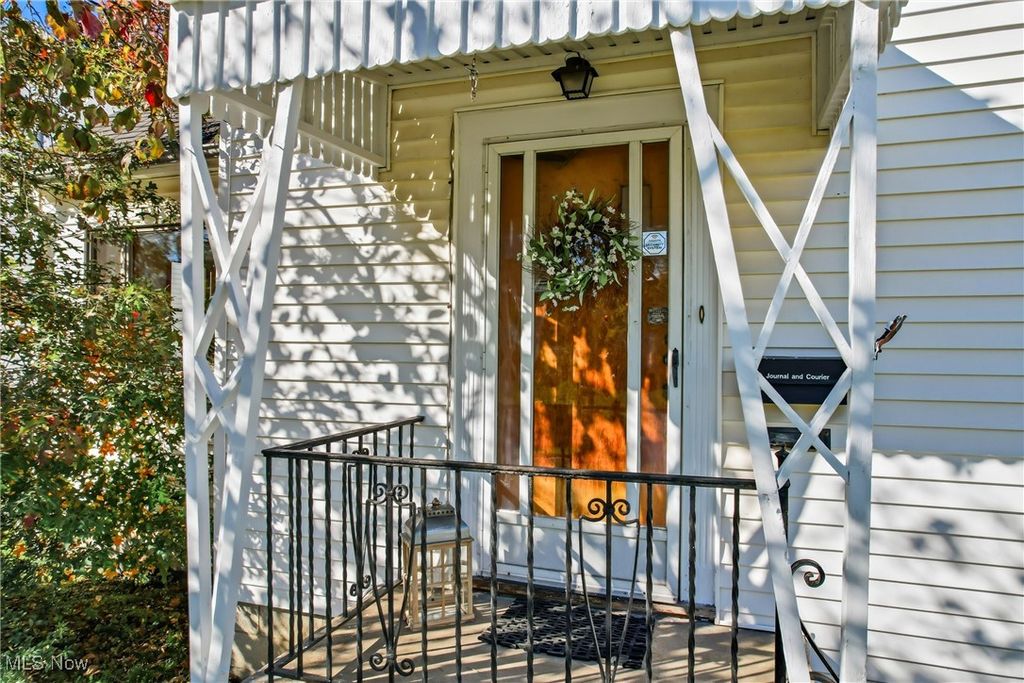 Photo of 1727 Lexington Avenue NW, Warren, OH 44485 (MLS # 5165773)