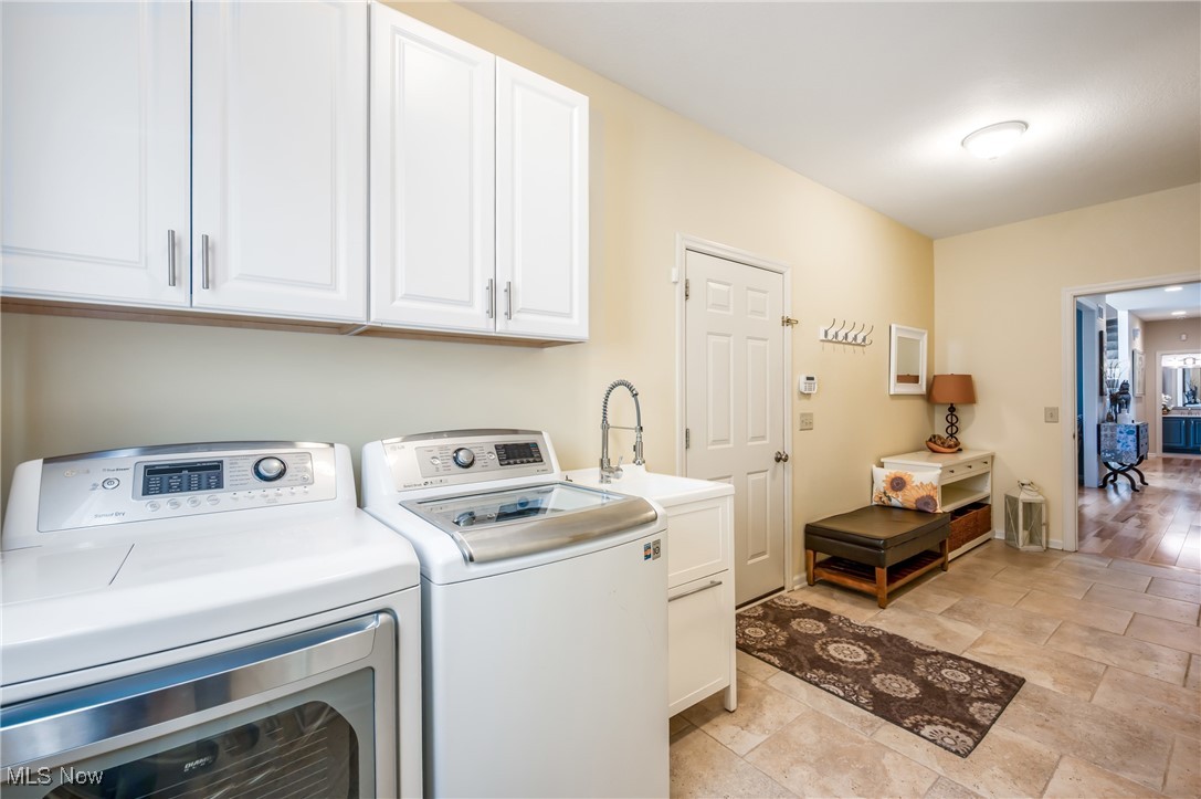 6378 Brianna Way, Warren, Ohio image 25