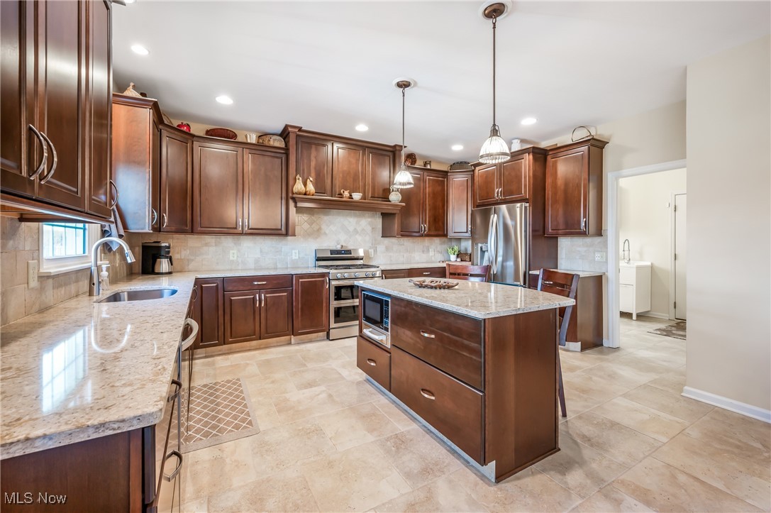 6378 Brianna Way, Warren, Ohio image 22