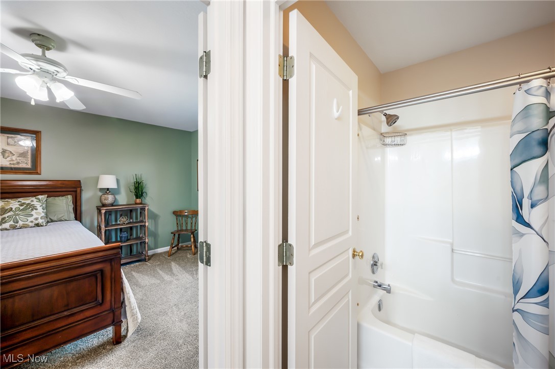 6378 Brianna Way, Warren, Ohio image 30