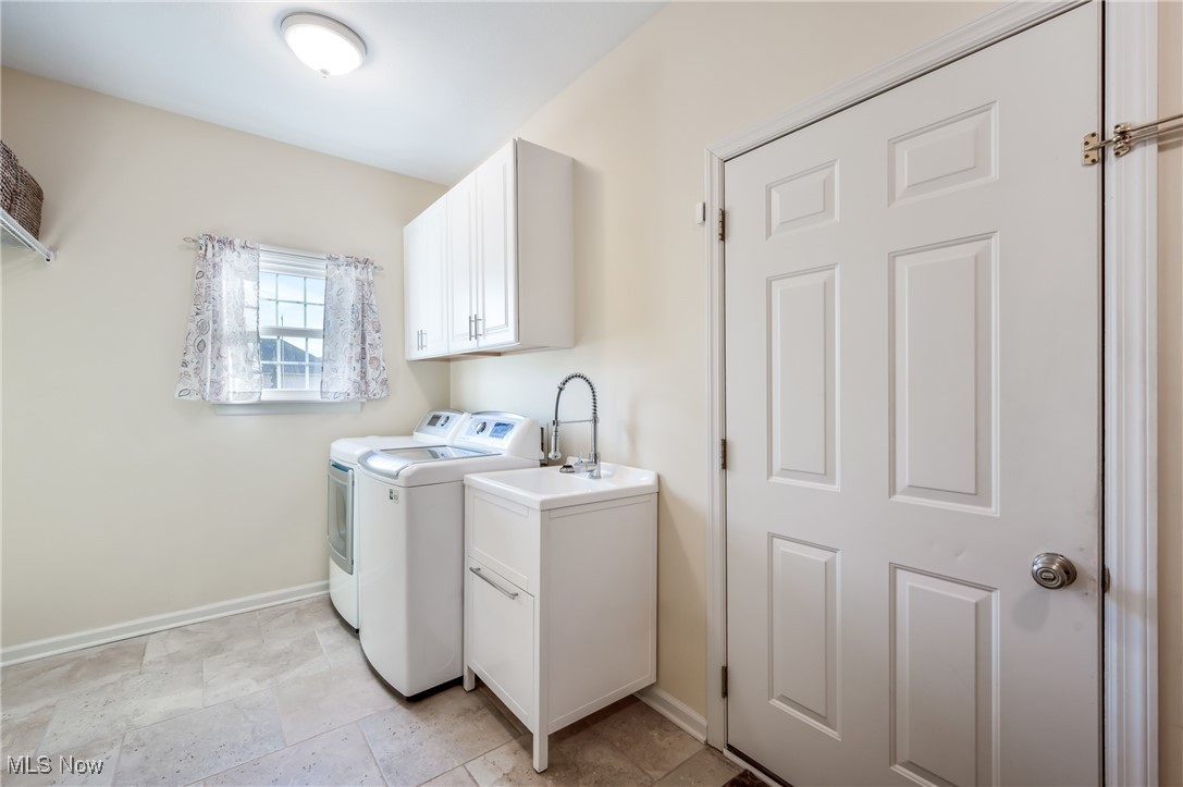 6378 Brianna Way, Warren, Ohio image 24
