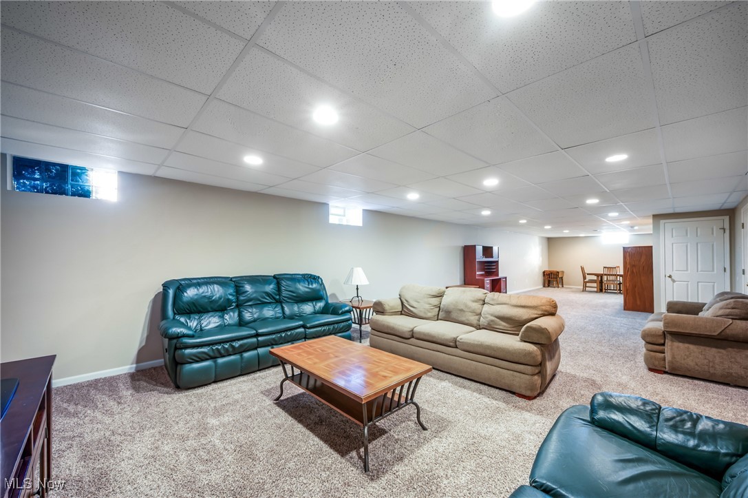 6378 Brianna Way, Warren, Ohio image 36