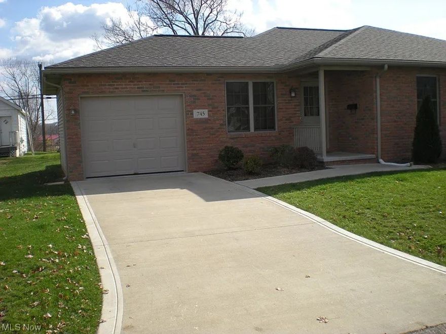 FOR LEASE. One floor living with 2 bedroom, 1 1/2 bath.  This home has all new flooring.  1st floor laundry room.  Full basement. 1 car garage.  Appliances.
Move in ready.  Call today for a private showing.