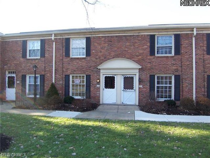 Excellent opportunity for a Georgetown Condo. This 2 bed 1.5 bath unit has a parking space with carport. There is a private patio with additional storage. Gas, water, sewer, trash, etc are included win the monthly HOA. There is a swimming pool, tennis courts and ample parking for guests. The courtyard is a wonderful way to enter the front yard. Home warranty included.