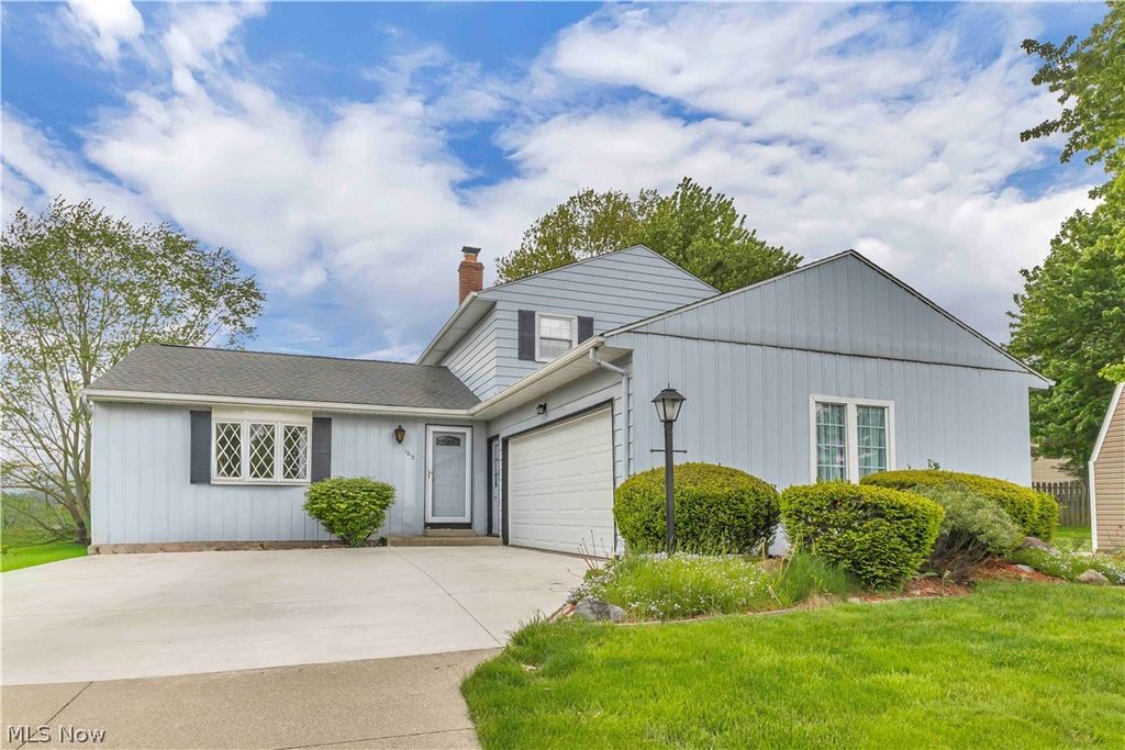 Photo of 1913 Alcott Lane, Brunswick, OH 44212 (MLS # 5190243)