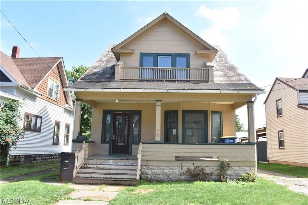 2828 Lake Avenue