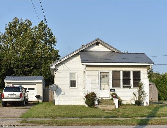 2828 Lake Avenue