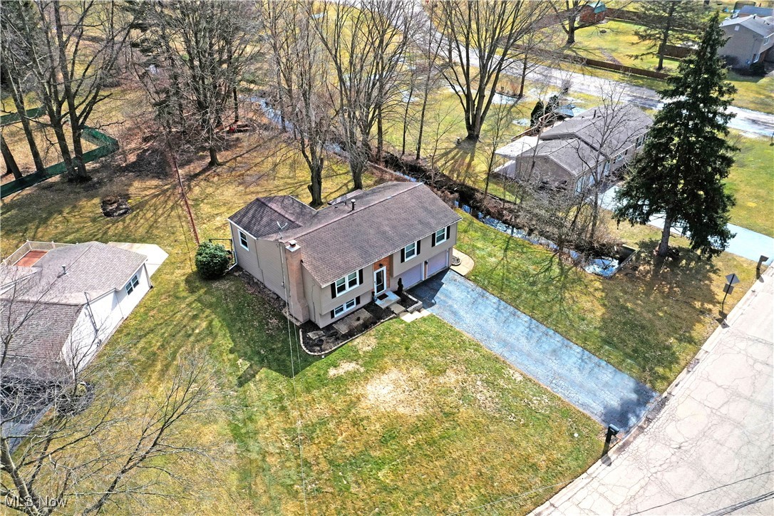 8018 Castle Rock Drive, Warren, Ohio image 4