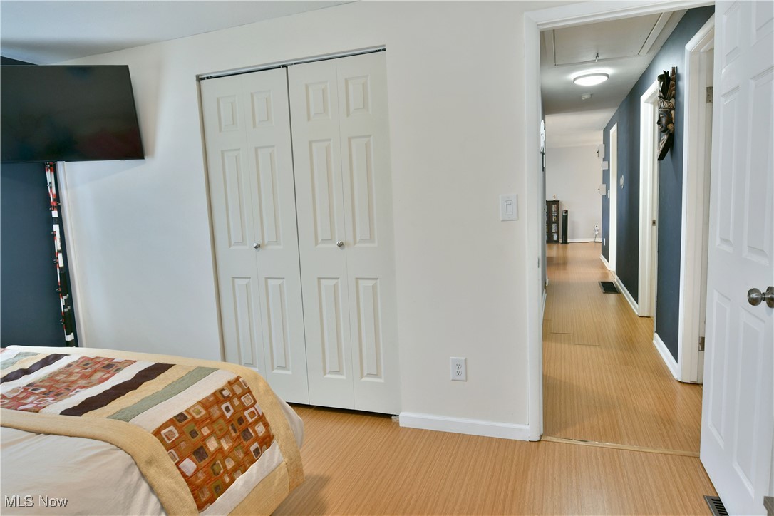 8018 Castle Rock Drive, Warren, Ohio image 32