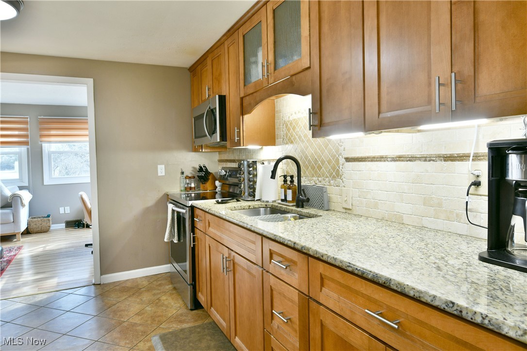8018 Castle Rock Drive, Warren, Ohio image 21