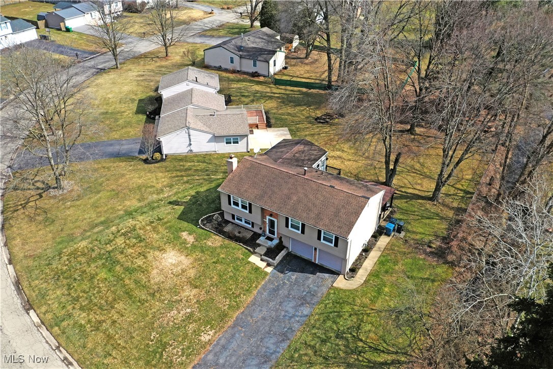 8018 Castle Rock Drive, Warren, Ohio image 3