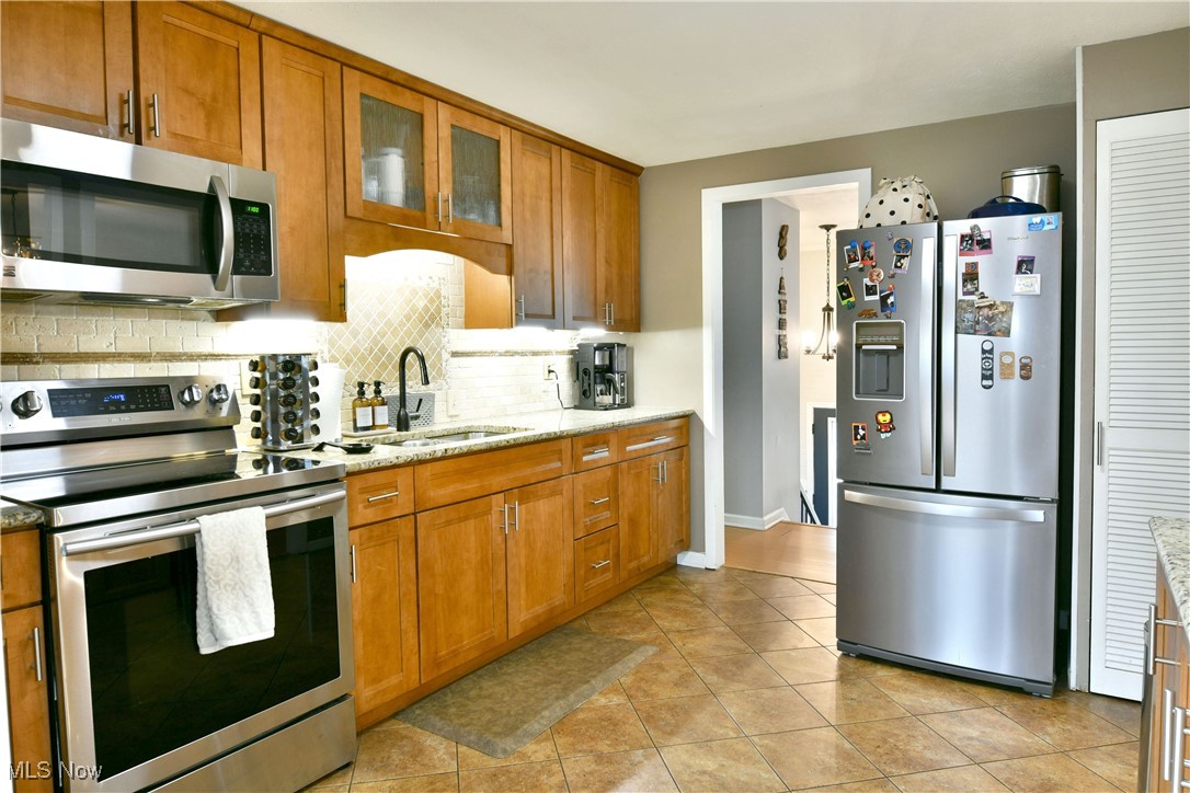 8018 Castle Rock Drive, Warren, Ohio image 20