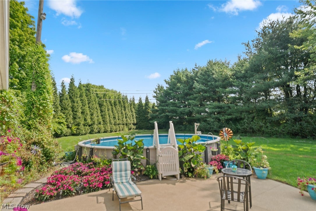 10461 Fort Laurens Road NW
