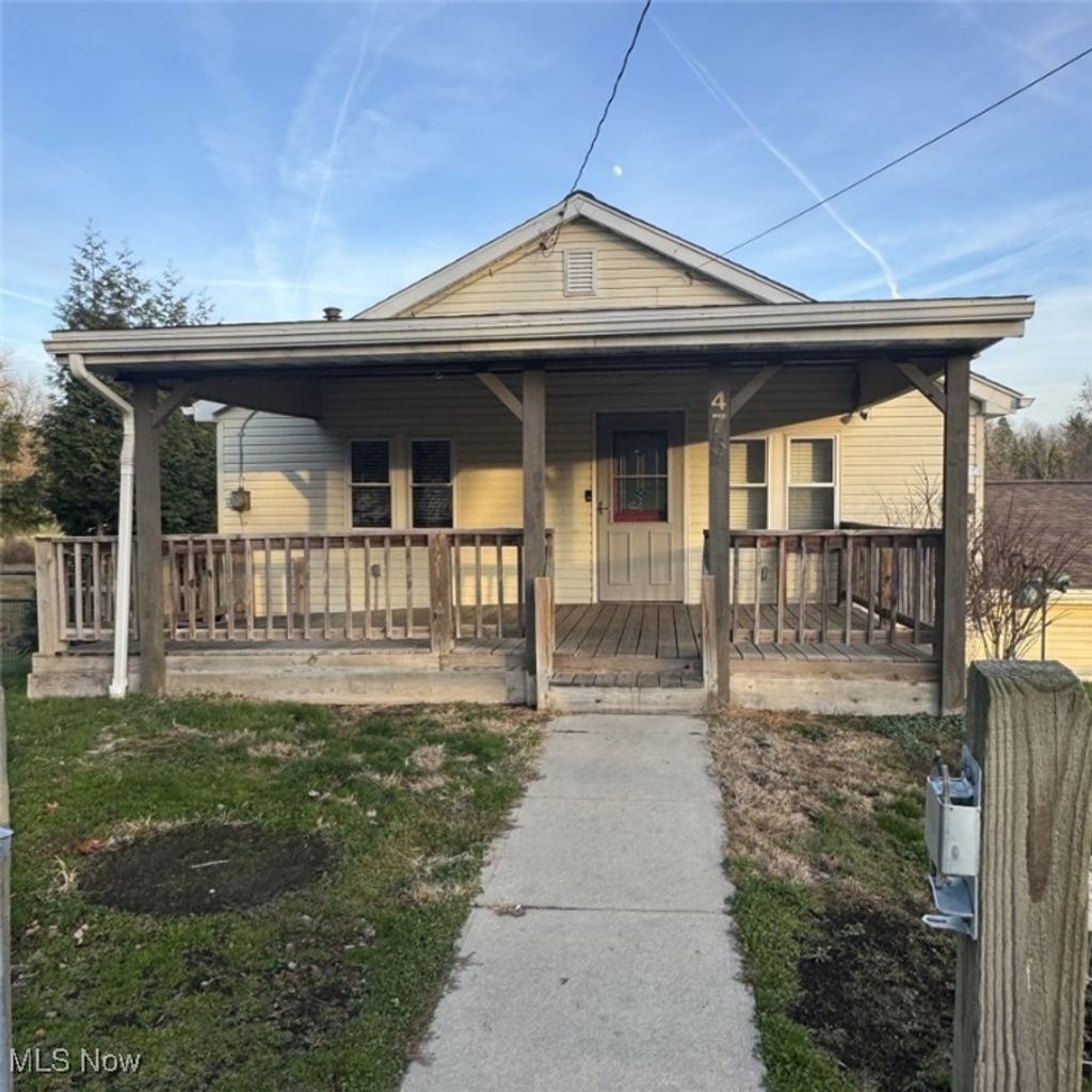 Photo of 475 Munroe Falls Road, Tallmadge, OH 44278 (MLS # 5175053)