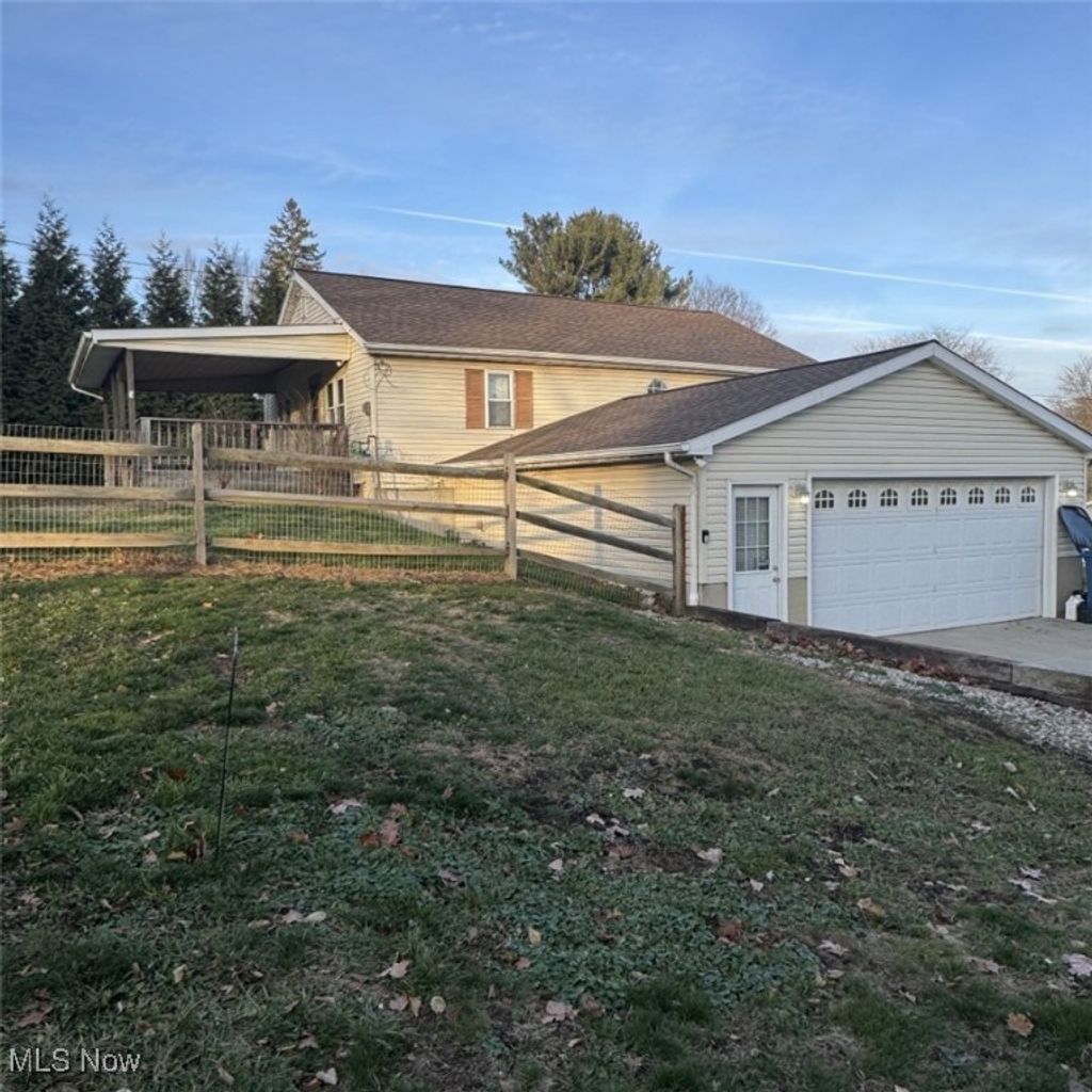 Photo of 475 Munroe Falls Road, Tallmadge, OH 44278 (MLS # 5175053)