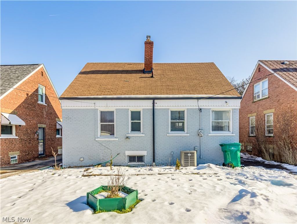 Photo of 5728 South Boulevard, Maple Heights, OH 44137 (MLS # 5187594)