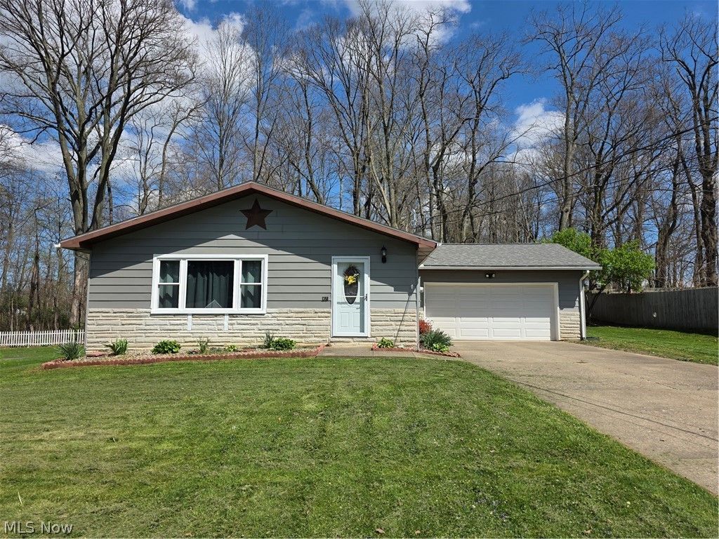 Photo of 1358 Andrew Avenue, Salem, OH 44460 (MLS # 5202716)